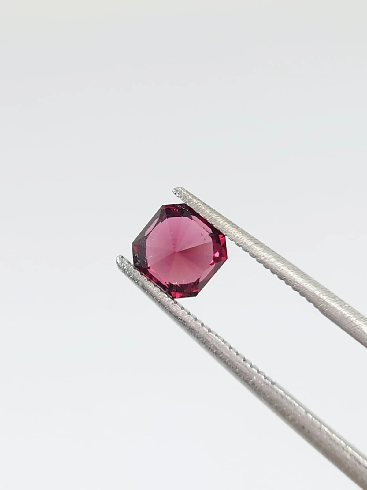1.24ct Natural Rhodolite Garnet from Tanzania — view 3